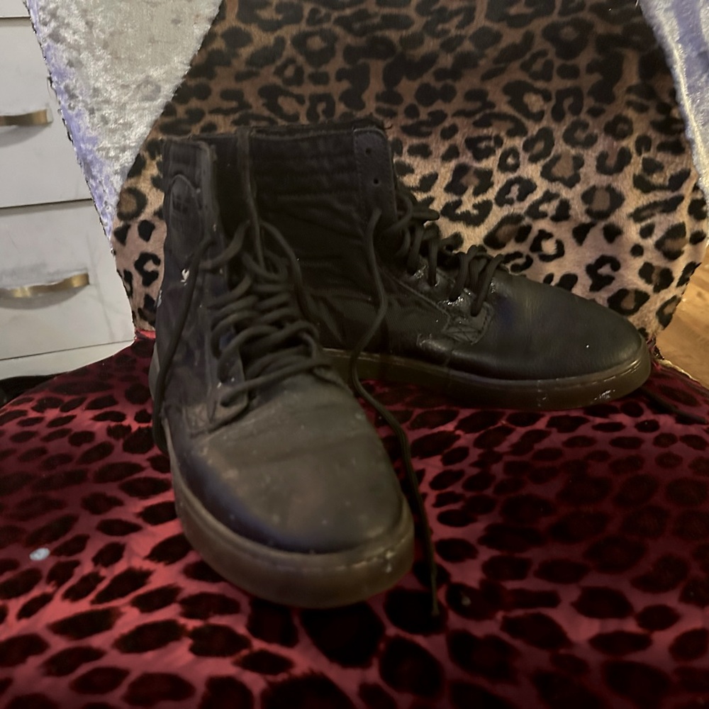 Supra Insulated Hightops! Black! Men’s 7/women’s 9, fit like 8.5